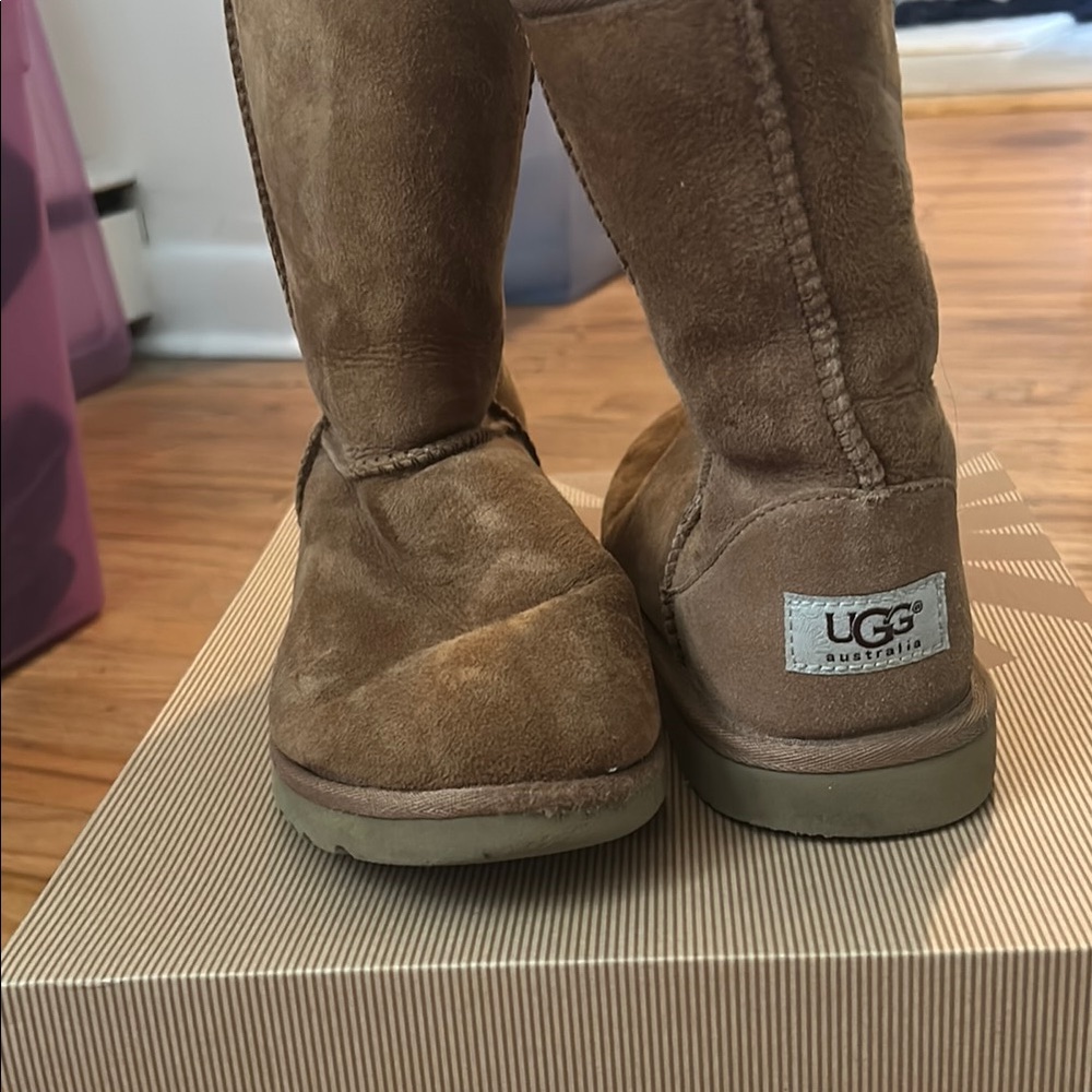 UGG Tan Suede Winter Boots kids 5 (equivalent to women’s 6)